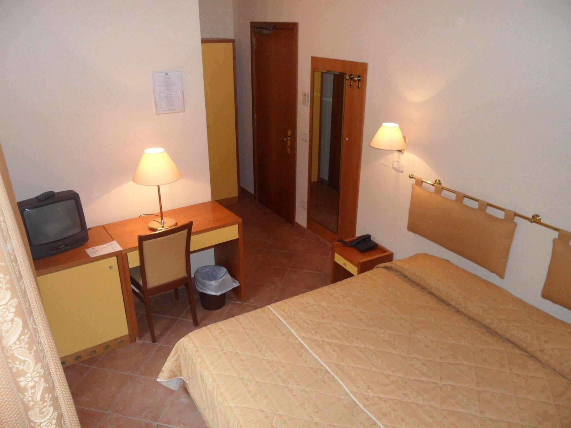 Hotel La Vedetta Livorno Ngoại thất bức ảnh